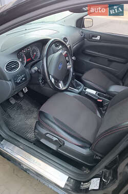 Хэтчбек Ford Focus 2007 в 