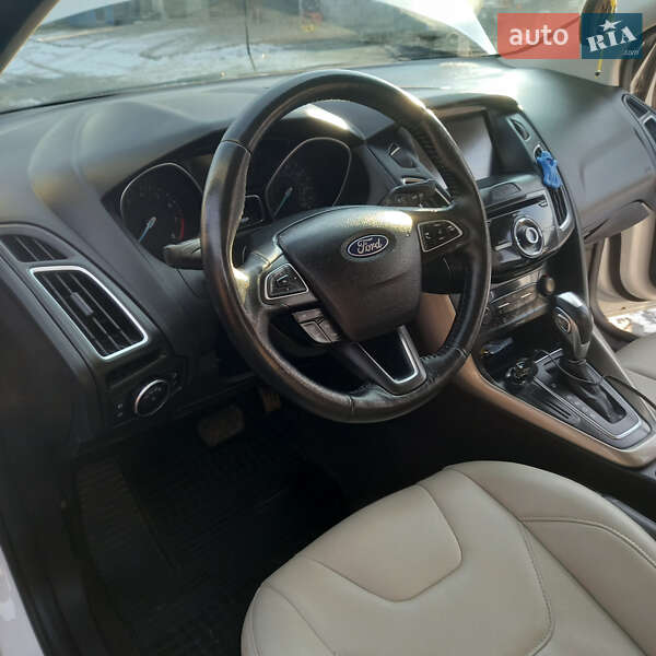 Седан Ford Focus 2015 в Корнине
