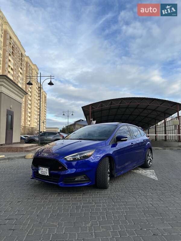 Хэтчбек Ford Focus 2015 в Одессе фото 2 Хэтчбек Ford Focus 2015 в Одессе