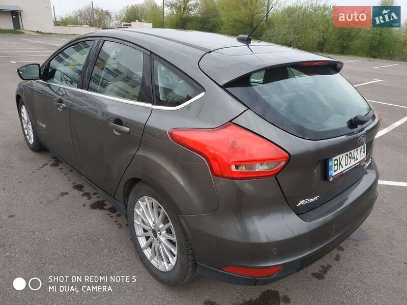 Хэтчбек Ford Focus 2015 в Ровно