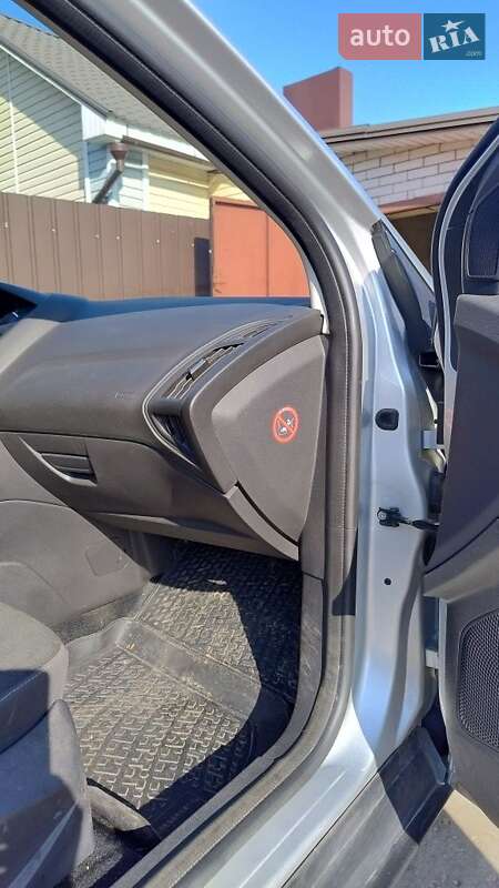 Хэтчбек Ford Focus 2014 в Глухове