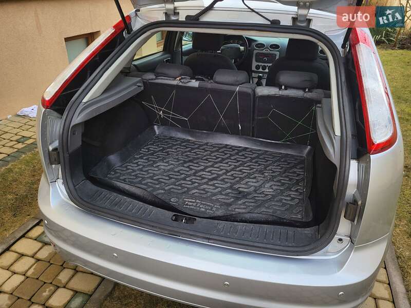 Хэтчбек Ford Focus 2011 в Львове