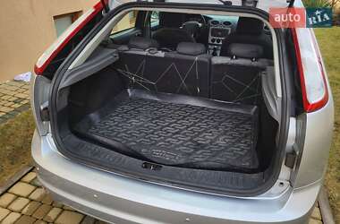 Хэтчбек Ford Focus 2011 в 