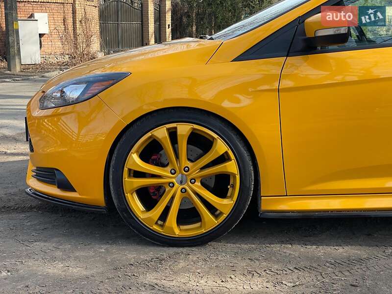 Хэтчбек Ford Focus 2013 в Киеве