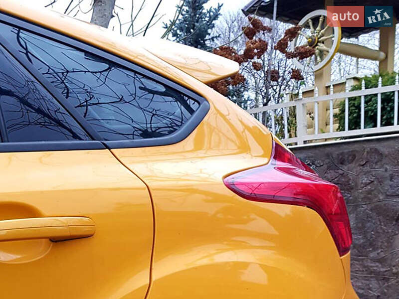 Хэтчбек Ford Focus 2013 в Киеве