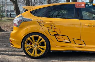 Хэтчбек Ford Focus 2013 в 