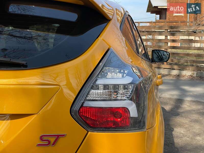 Хэтчбек Ford Focus 2013 в Киеве