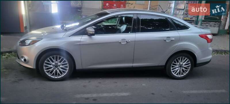 Седан Ford Focus 2014 в 