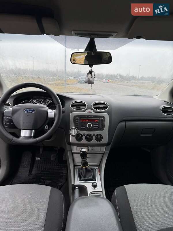 Седан Ford Focus 2010 в Львове