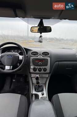Седан Ford Focus 2010 в 