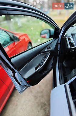 Универсал Ford Focus 2012 в 