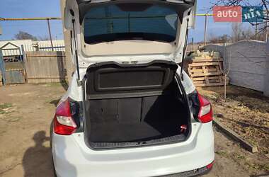Хэтчбек Ford Focus 2014 в 