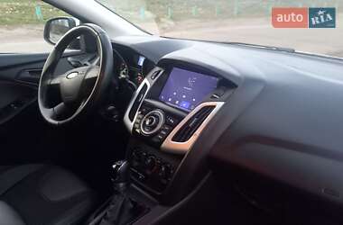 Хэтчбек Ford Focus 2013 в 