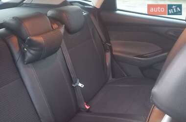 Хэтчбек Ford Focus 2013 в 