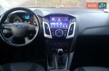 Хэтчбек Ford Focus 2013 в 