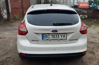 Хэтчбек Ford Focus 2013 в 