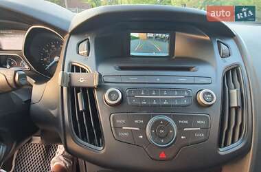 Хэтчбек Ford Focus 2015 в 