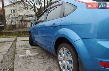 Хэтчбек Ford Focus 2010 в 