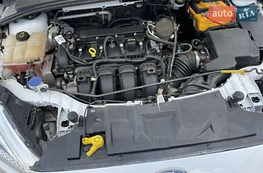 Седан Ford Focus 2015 в 