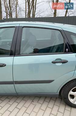 Хэтчбек Ford Focus 1998 в 