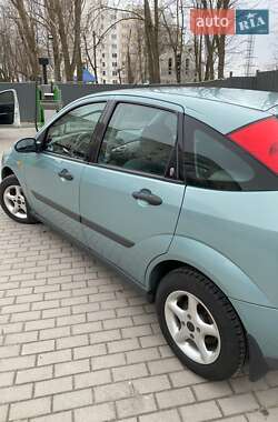 Хэтчбек Ford Focus 1998 в 