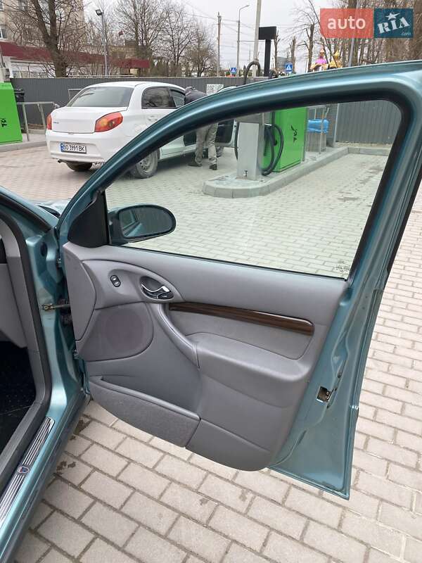 Хетчбек Ford Focus 1998 в Тернополі