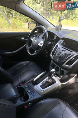 Седан Ford Focus 2014 в 