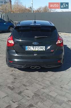 Хетчбек Ford Focus 2014 в 
