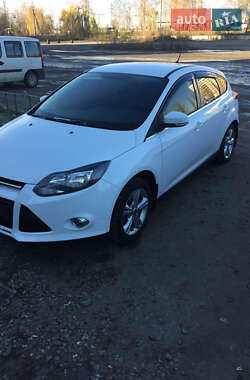 Хэтчбек Ford Focus 2013 в 