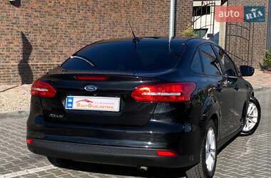 Седан Ford Focus 2015 в 