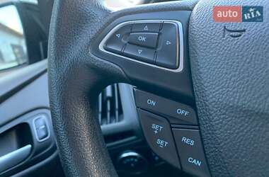 Седан Ford Focus 2015 в 