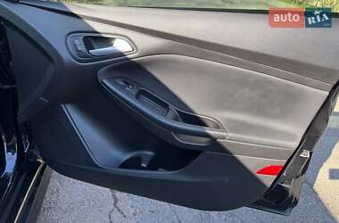 Хэтчбек Ford Focus 2015 в 