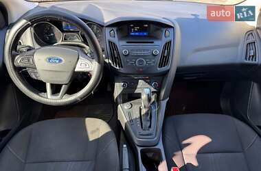 Хэтчбек Ford Focus 2015 в 