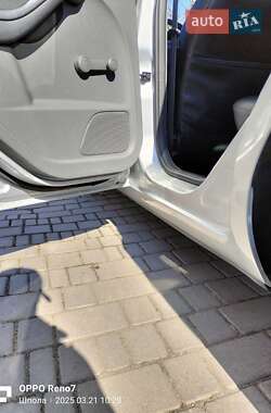 Хэтчбек Ford Focus 2011 в 