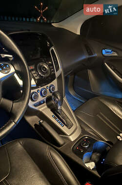 Седан Ford Focus 2014 в 