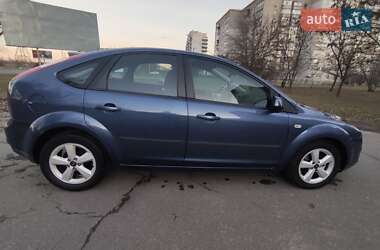 Хэтчбек Ford Focus 2005 в 