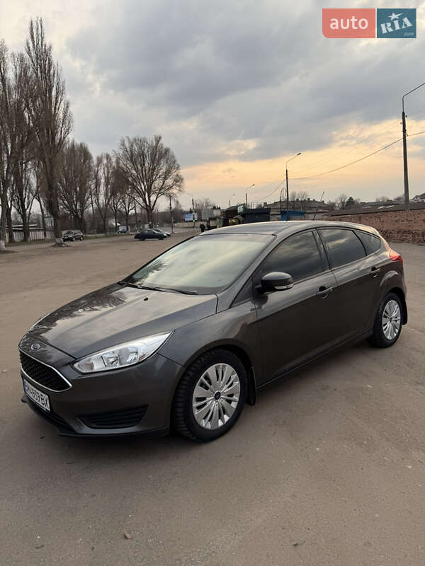 Хетчбек Ford Focus 2016 в 