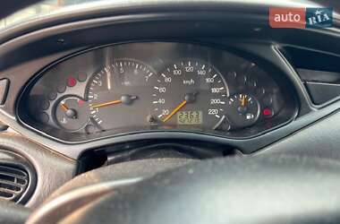 Седан Ford Focus 2003 в 