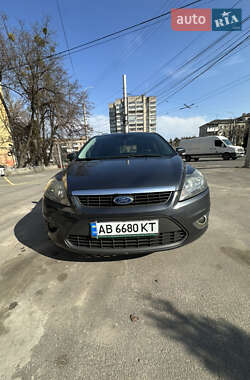 Хэтчбек Ford Focus 2010 в 