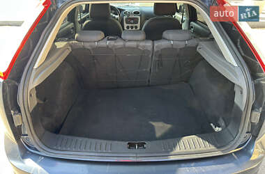 Хэтчбек Ford Focus 2010 в 