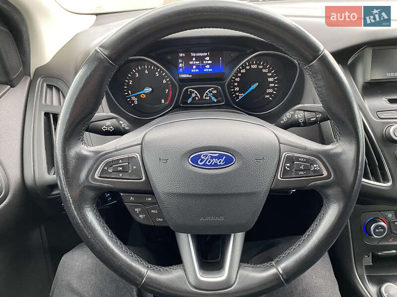 Хэтчбек Ford Focus 2016 в Черновцах