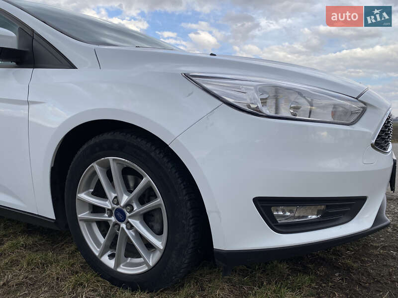Хэтчбек Ford Focus 2016 в Черновцах