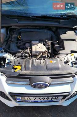 Хэтчбек Ford Focus 2013 в 