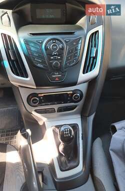 Хэтчбек Ford Focus 2013 в 
