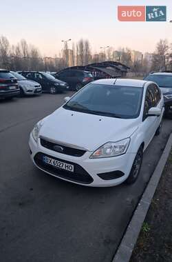 Хэтчбек Ford Focus 2011 в 