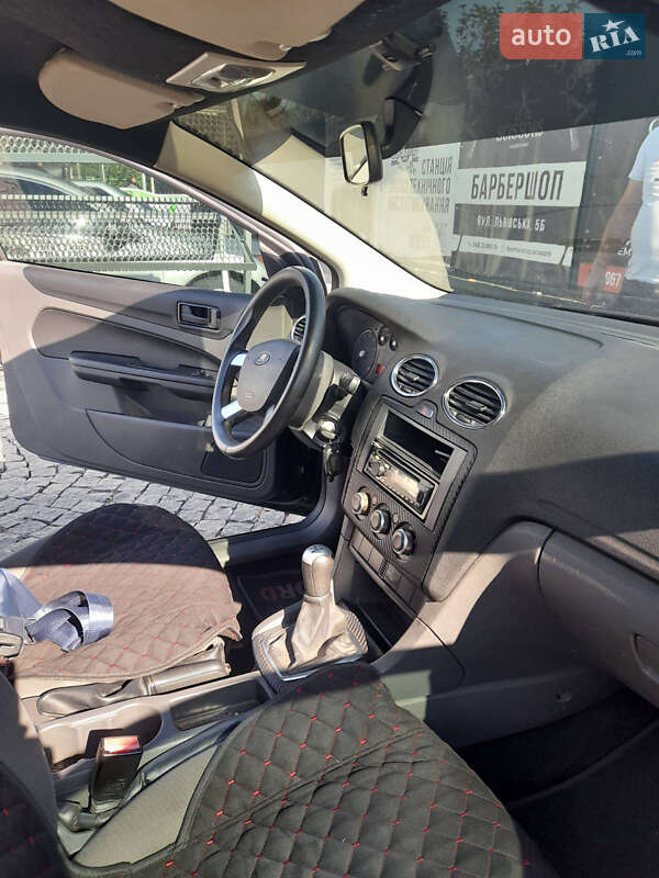 Хетчбек Ford Focus 2007 в Золочеві