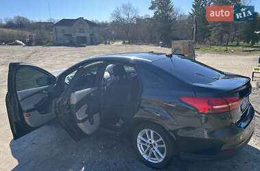 Седан Ford Focus 2015 в 
