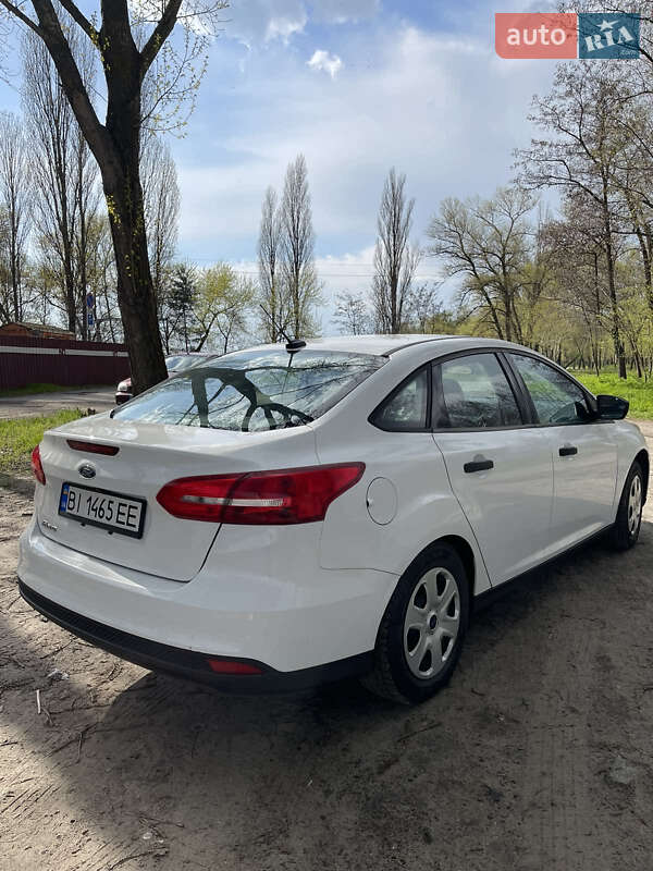 Седан Ford Focus 2015 в Горишних Плавнях