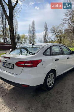 Седан Ford Focus 2015 в 