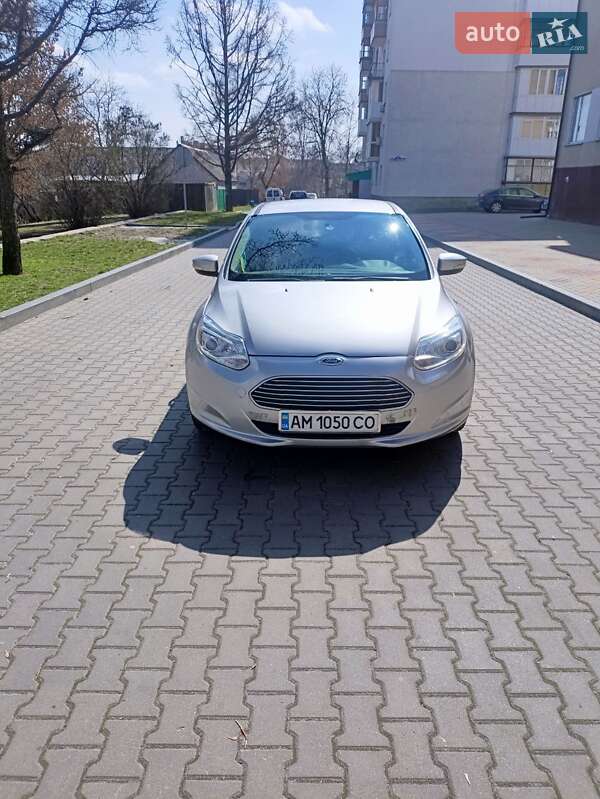 Хэтчбек Ford Focus 2015 в Звягеле